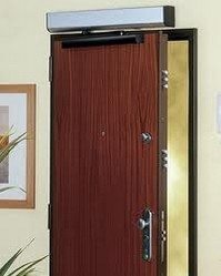 Porte blindée avec serrure multipoints